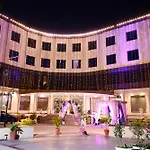Chinmay Hotel & Resort