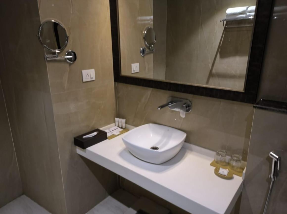 Hotel Chinmay & 3*
