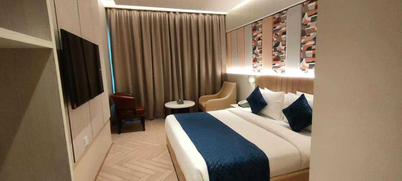 Hotel Chinmay & Lucknow