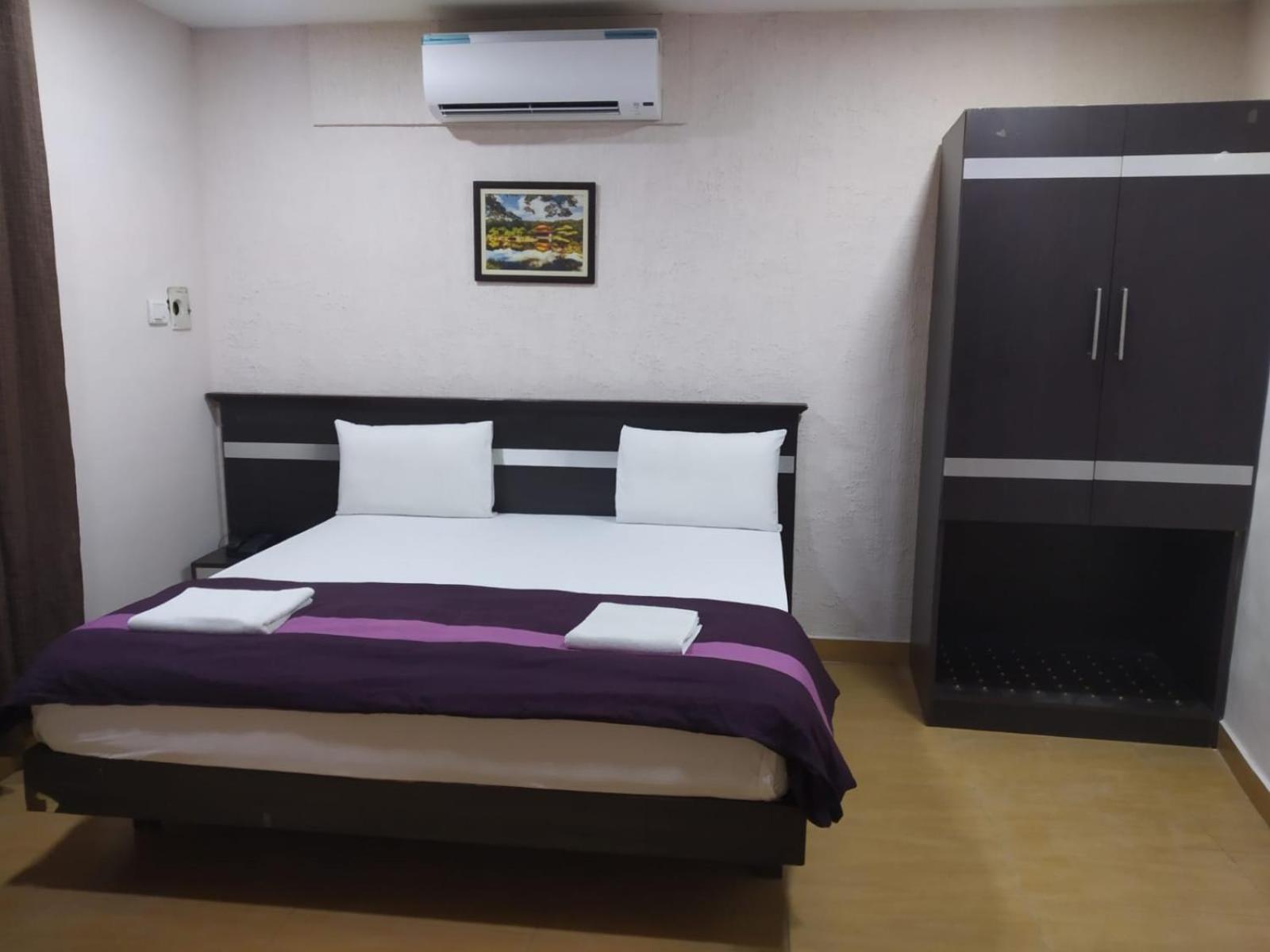Hotel Chinmay & Lucknow