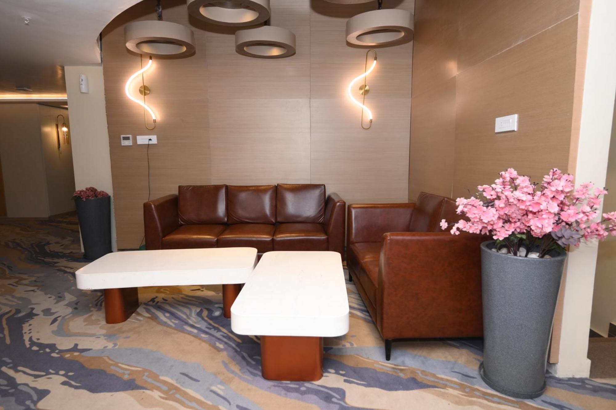 Hotel Chinmay & 3*
